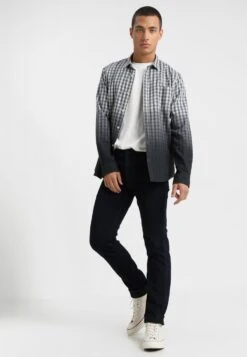 WranglerGREENSBORO - Jeans Straight Leg - Black Back -Stilfulla Val Butik 00021430cbd4433bb51141696a352441