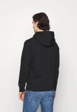 Calvin Klein JeansESSENTIAL REGULAR HOODIE - Sweatshirt - Black -Stilfulla Val Butik 0702790b47c347dcaf34379d3a4a1ceb