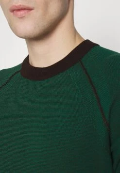 BOSSKAPOKI - Stickad Tröja - Dark Brown -Stilfulla Val Butik 08b2793dbecf49129950c4dedd6c77f8