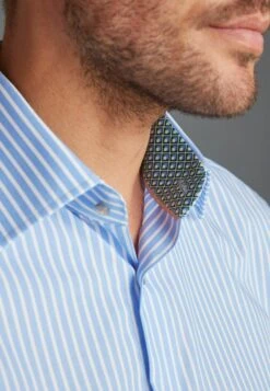 NextSIGNATURE REGULAR FIT - Skjorta - Blue Stripe -Stilfulla Val Butik 08eb9ee75f8d464eaf377890ef7eea5d