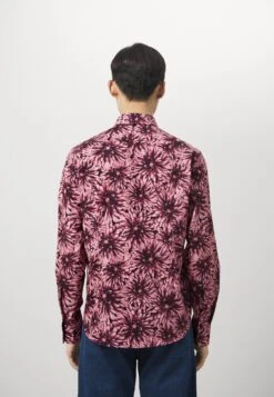 HUGOERMO - Skjorta - Medium Pink -Stilfulla Val Butik 0e296ccf662a4b1f80f55aa6ebf36f17