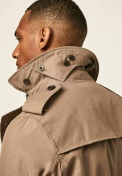 Hackett LondonCLASSIC - Trenchcoat - Taupe -Stilfulla Val Butik 114ee42a9fe5407bb0f44ac41c95f59a