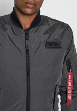 Alpha IndustriesMA-1 - Bomberjacka - Grey/black -Stilfulla Val Butik 137c75eb93414793a71b7cea4dcaf38e