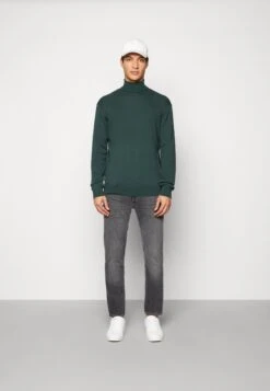 MinimumYAKOB - Stickad Tröja - Pine Grove -Stilfulla Val Butik 18669879e810463aa9dbb620a8a81156