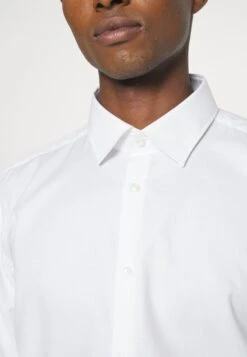 HUGOKOEY - Kostymskjorta - Open White -Stilfulla Val Butik 21fca7a3a3be485e96f95da0c8b9f3af