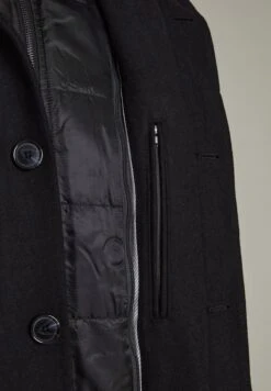 MatiniqueHARVEY - Kort Kappa / Rock - Black 13 MatiniqueHARVEY - Kort Kappa / Rock - Black -Stilfulla Val Butik 2cc95b9b60a5496a9b16002967aa7659