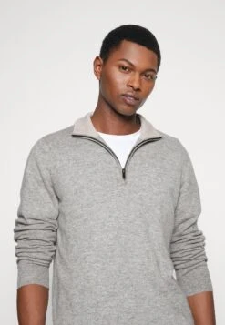 Davida CashmereKofta - Light Grey -Stilfulla Val Butik 2d8a772a3ca040f08d7959df494f2d4e