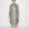 MOSCHINOTrenchcoat - Grey -Stilfulla Val Butik 2e581df59f82411498809648e415b379
