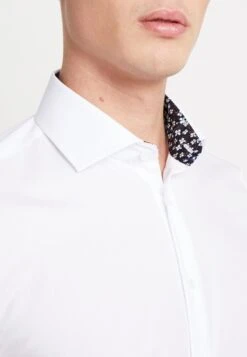 SeidenstickerSLIM FIT SPREAD KENT PATCH - Kostymskjorta - White 13 SeidenstickerSLIM FIT SPREAD KENT PATCH - Kostymskjorta - White -Stilfulla Val Butik 2ed0b9d4d4d64455924b85eb8c150d2a