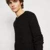 Jack & JonesJJPHIL CREW NECK - Stickad Tröja - Black 2 Jack & JonesJJPHIL CREW NECK - Stickad Tröja - Black -Stilfulla Val Butik 33dfac0e064b41dcb99ca345191f0fdc