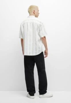 PULL & BEAR PULL&BEARSTRIPED SHORT SLEEVE - Skjorta - Light Green -Stilfulla Val Butik 3401f00321374235a9d956f8dd927bb3