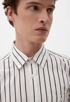 S.OliverREGULAR AUS - Skjorta - Weiß -Stilfulla Val Butik 379d9103c87b4cf1a46abcdbb38e92e8