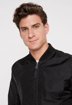 Alpha IndustriesMA-1 - Bomberjacka - Black -Stilfulla Val Butik 3c93cb32faba4839a60499faff7a713d