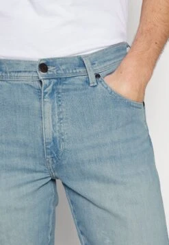 WranglerTEXAS - Jeans Straight Leg - Lovesick -Stilfulla Val Butik 45f1aeae6a724853862e04d0ed975b55