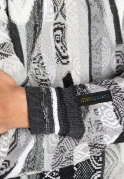 Carlo ColucciStickad Tröja - Black -Stilfulla Val Butik 49b36409eee14852a60b618f3cfc95bc