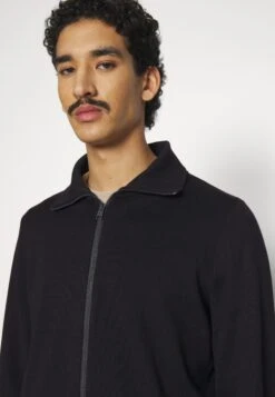 SandroTRUCKER CARDIGAN - Kofta - Marine -Stilfulla Val Butik 4f00d29566ed49f0904fa4c464bef93e