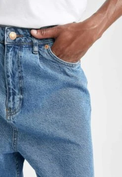 DeFactoJeans Straight Leg - Blue 10 DeFactoJeans Straight Leg - Blue -Stilfulla Val Butik 52474121653c4caf9af7a86a43705a44