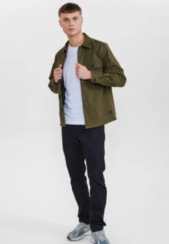 GabbaTOPPER - Tunn Jacka - Army 8 GabbaTOPPER - Tunn Jacka - Army -Stilfulla Val Butik 53f01db646b140c8827f6f7ea162bc23