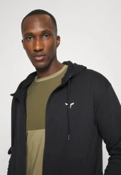 SQUATWOLFESSENTIALS FULL ZIP HOODIE - Tröja Med Dragkedja - Black 11 SQUATWOLFESSENTIALS FULL ZIP HOODIE - Tröja Med Dragkedja - Black -Stilfulla Val Butik 5b217bfab1574a0dbd0f66e3e52b2187