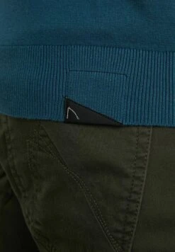 CHASIN'ARD MOCK - Stickad Tröja - Blue -Stilfulla Val Butik 6aaf06e43a734353b4a62b125f490fe7