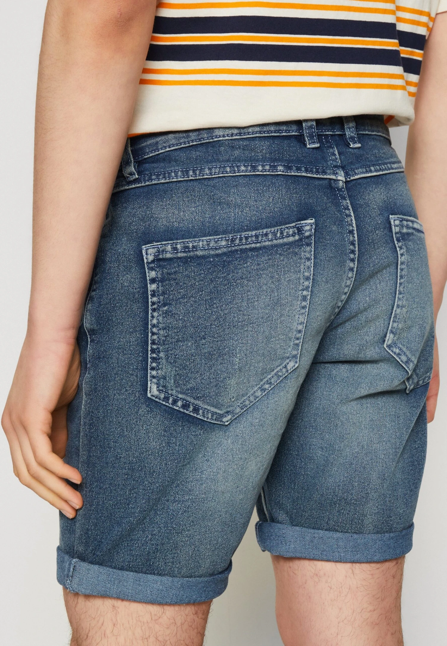 Redefined RebelSTOCKHOLM - Jeansshorts - Worn Vintage 8 Redefined RebelSTOCKHOLM - Jeansshorts - Worn Vintage - Bild 6