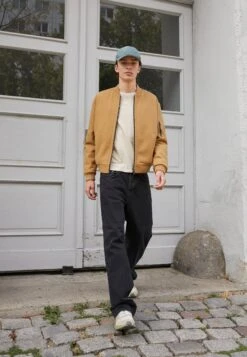 Calvin KleinBLEND HERO - Bomberjacka - Caramel -Stilfulla Val Butik 732cc6dab06c4f06af8b17f8afd98d48