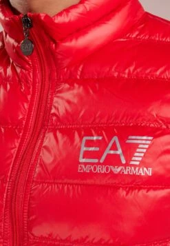 EA7 Emporio ArmaniWAISTCOAT - Väst - Racing Red -Stilfulla Val Butik 8bf16d5fa5324a19bdfd6e823665bdc1