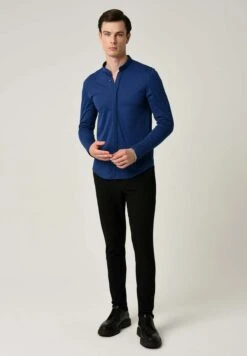 AntiochGRANDAD COLLAR HIDDEN BUTTON LONG SLEEVE - Skjorta - Sax -Stilfulla Val Butik 9537c6b1a2664251a2f2b72255fcf8a6