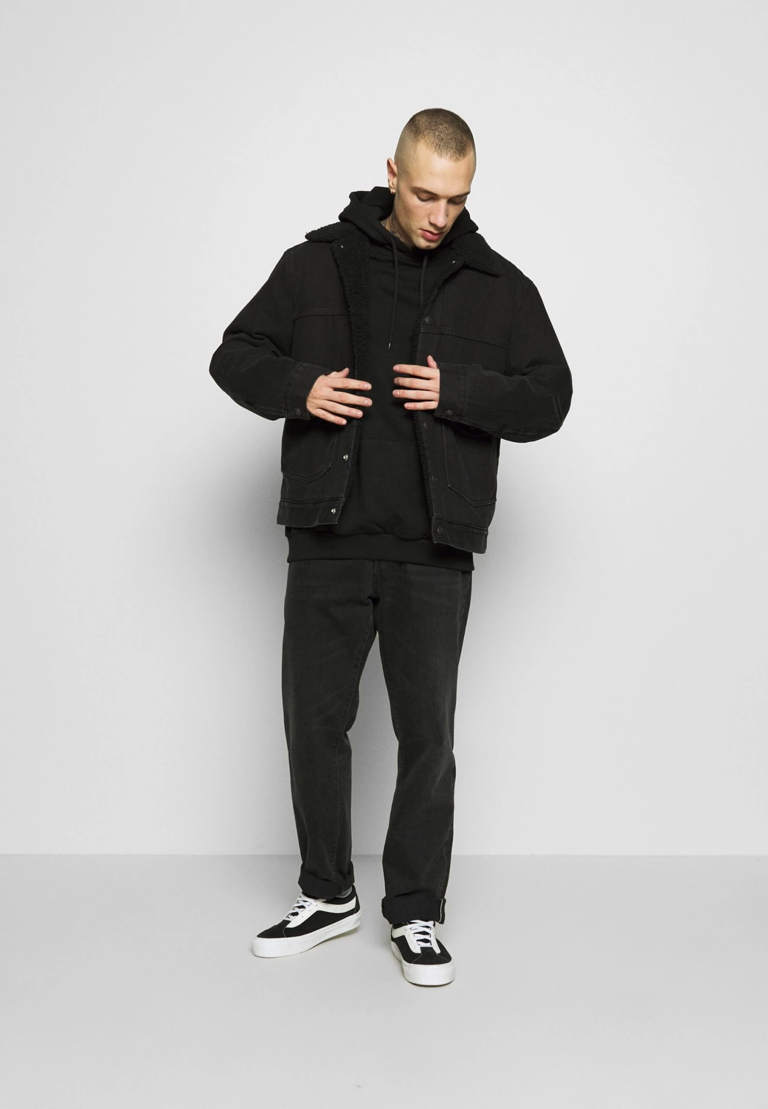 YOURTURNLuvtröja - Black 4 YOURTURNLuvtröja - Black - Bild 2