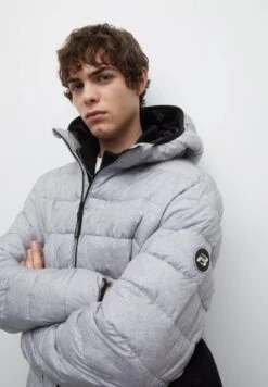PULL & BEAR PULL&BEARLIGHTWEIGHT PUFFER - Vinterjacka - Light Grey -Stilfulla Val Butik 98cc53553606458ebed79a638e072ccf