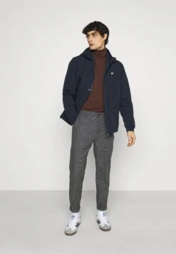 Lyle & ScottHOODED POCKET JACKET - Tunn Jacka - Dark Navy -Stilfulla Val Butik 9938058282554a3e9d66099fa9fe0ebb