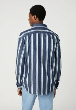 WranglerSkjorta - Navy -Stilfulla Val Butik a0a348bb2e7c4acf80aa754d231d47d1