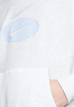 Nike SportswearCREW - Sweatshirt - Birch Heather/football Grey/light Marine -Stilfulla Val Butik a415fe5cd3d94f7883492b2ec60e7933