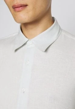 SandroSkjorta - Bleu Clair -Stilfulla Val Butik a4a2aa5797d94ea9bc3008da170883ec