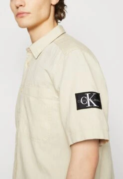 Calvin Klein JeansSHIRT - Skjorta - Classic Beige -Stilfulla Val Butik a91d08149f734caea7da33975f20c5b1