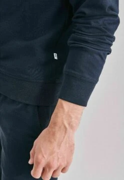 SeidenstickerSweatshirt - Navy -Stilfulla Val Butik ab5c0008ba494986b0de3ddbf90682ef