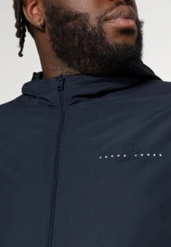 Jack & JonesJORJOSHUA JACKET - Tunn Jacka - Navy Blazer -Stilfulla Val Butik ad99f2ca8f2e4bdca38b08ba64ed2f3a