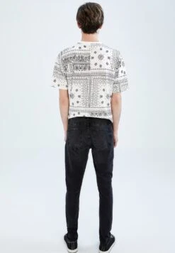 DeFactoCARLO - Jeans Slim Fit - Black 8 DeFactoCARLO - Jeans Slim Fit - Black -Stilfulla Val Butik aeae08ba1f544e4bb9f1f518cbed116b