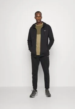 SQUATWOLFESSENTIALS FULL ZIP HOODIE - Tröja Med Dragkedja - Black 9 SQUATWOLFESSENTIALS FULL ZIP HOODIE - Tröja Med Dragkedja - Black -Stilfulla Val Butik aeb94db7bad44852b158041c36f27eae