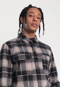 Brave SoulTECHNIQUE - Tunn Jacka - Ecru/black Check -Stilfulla Val Butik b4193c5d8dc642ca94adbd1d32085786