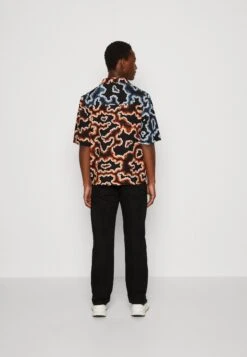 EdwinKUMO SHIRT UNISEX - Skjorta - Multicolor -Stilfulla Val Butik b635ad8d28c34479bab366d1a0511c90