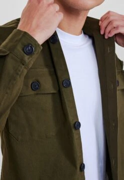 GabbaTOPPER - Tunn Jacka - Army 11 GabbaTOPPER - Tunn Jacka - Army -Stilfulla Val Butik b8d8f93083c145358e4024a09b6ffb35