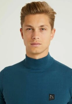 CHASIN'ARD MOCK - Stickad Tröja - Blue -Stilfulla Val Butik bc3493fd69e54361b569600dcb38a41d