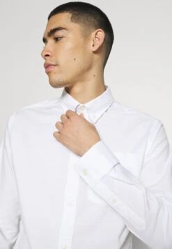 JACK&JONES Premium Jack & Jones PREMIUMJPRBROOK OXFORD - Skjorta - White -Stilfulla Val Butik bd4fd891915248998ba3bb97dbfde22d
