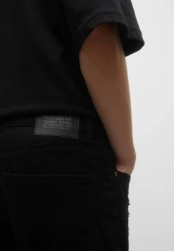 PULL & BEAR PULL&BEARSLIMFIT - Jeansshorts - Black -Stilfulla Val Butik be4c5065210b45b48f5635c61f49ea2d