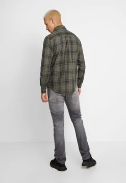 DenhamRAZOR - Jeans Slim Fit - Black -Stilfulla Val Butik c4a41e406e304d5b940f3181493cb0b2