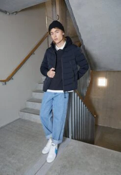 NapapijriAMBATO - Vinterjacka - Black -Stilfulla Val Butik c55b8ba287e2488a939df719a4931059