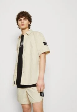 Calvin Klein JeansSHIRT - Skjorta - Classic Beige -Stilfulla Val Butik c68fdf9302e546f2a15be5af1ae1666c