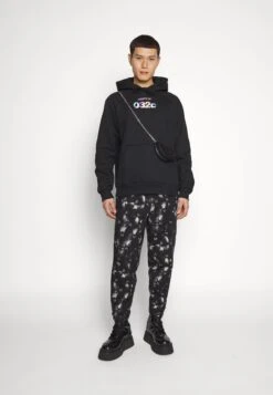 032cRAGLAN HOODIE - Sweatshirt - Black -Stilfulla Val Butik c84b78cfc887492fbdcb7b3c43860c19