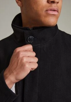 MatiniqueHARVEY - Kort Kappa / Rock - Black 11 MatiniqueHARVEY - Kort Kappa / Rock - Black -Stilfulla Val Butik d38e9cfdb9ec4b5c81f9b7e1ce3aec2d